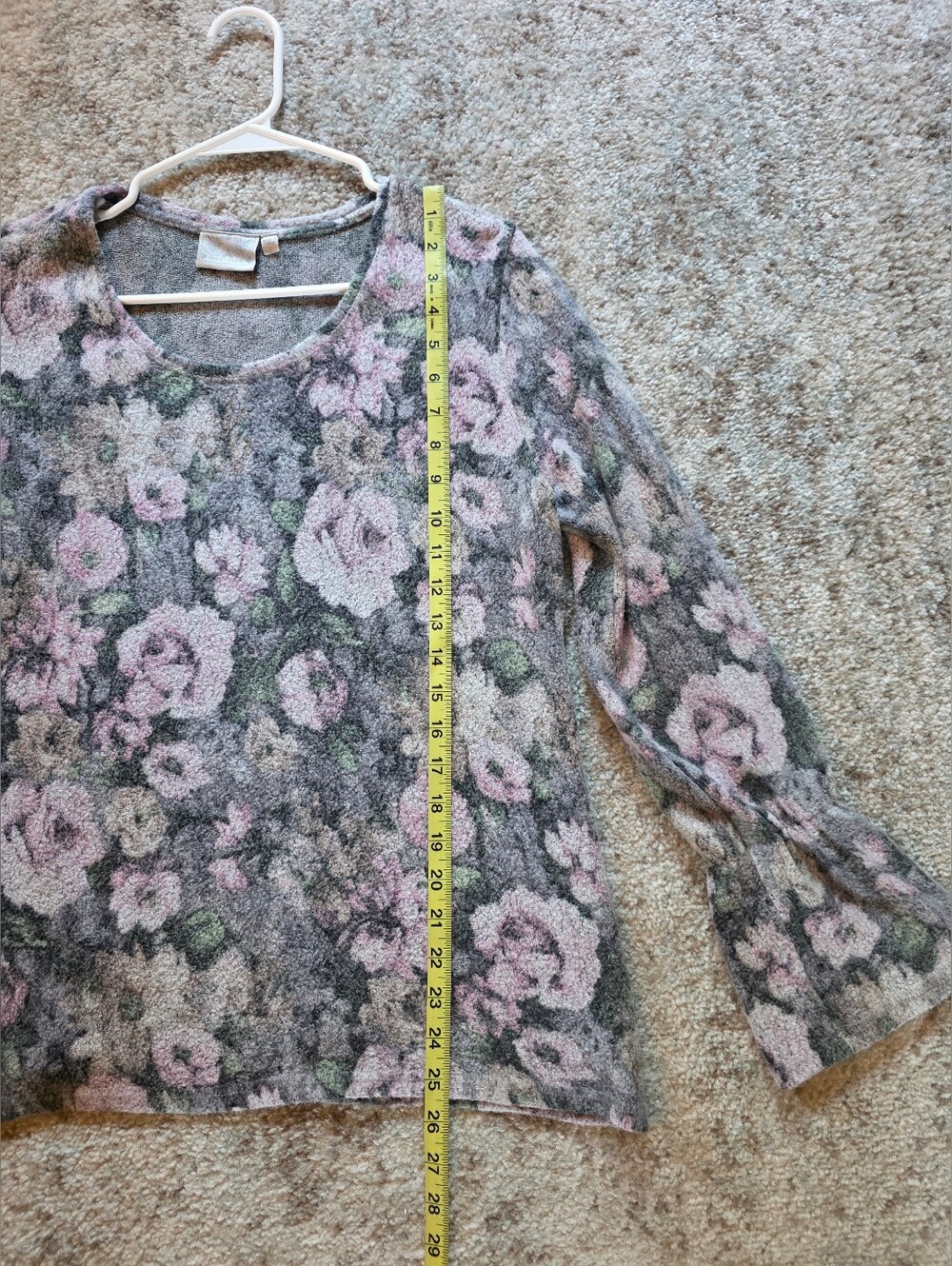 Dantelle Floral Fuzzy Knit Bell Sleeve Top – Size Large - Picture 7 of 9
